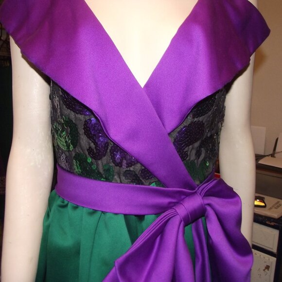 Vintage Formal Evening Gown Green n Purple with Sequined Body Reversable Shall - Picture 5 of 12